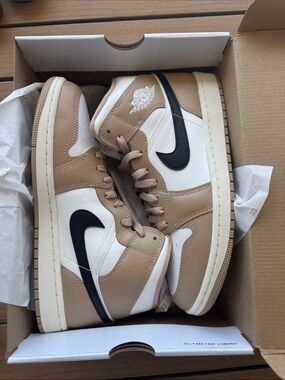 🖤NIB Women’s Air Jordan 1 Mid  Sneakers in Sail Black & Desert🖤